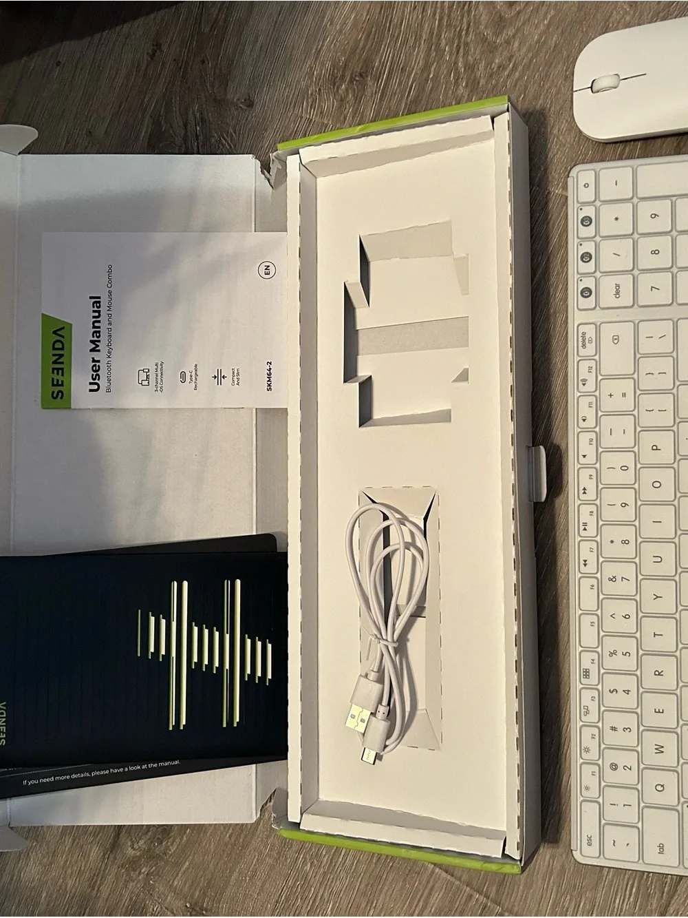Seenda Bluetooth Keyboard and Mouse Combo - White